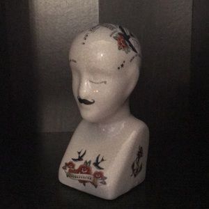 Phrenology Bust Retro Tattoo 💡